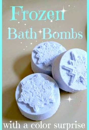“Frozen” Bath Bombs with color&nbsp;surprise