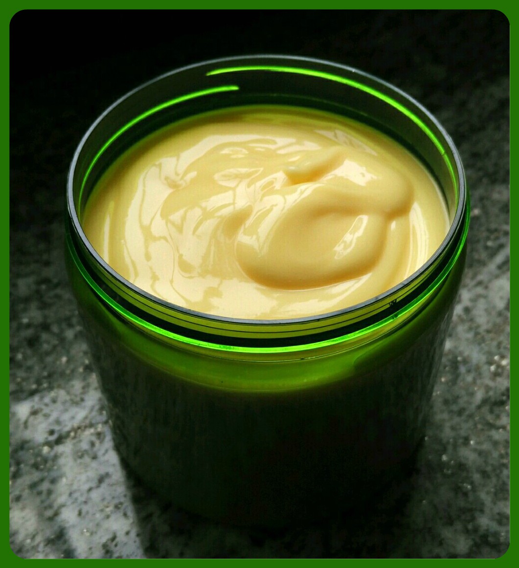 Q10EmuliumMelliferaCream1